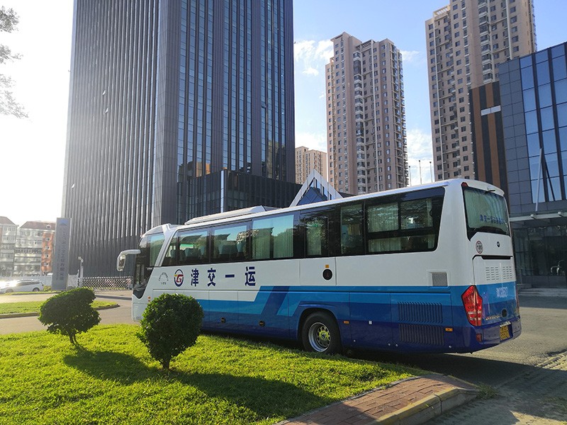 大巴车