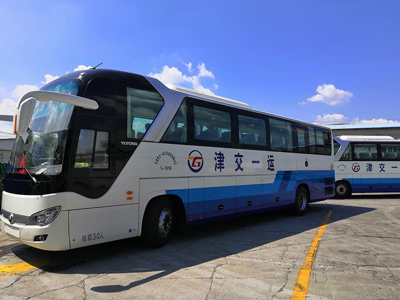 大巴车