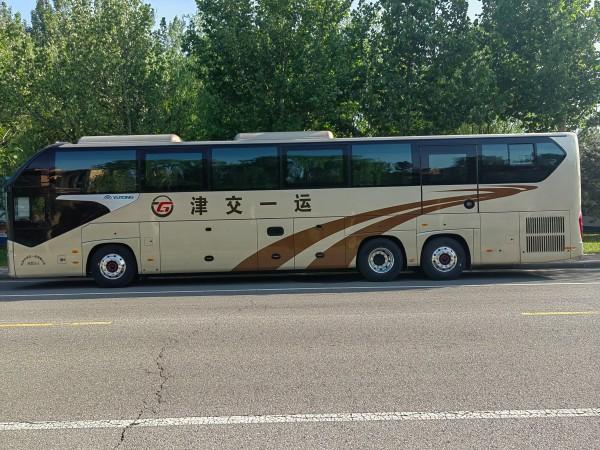 大巴车