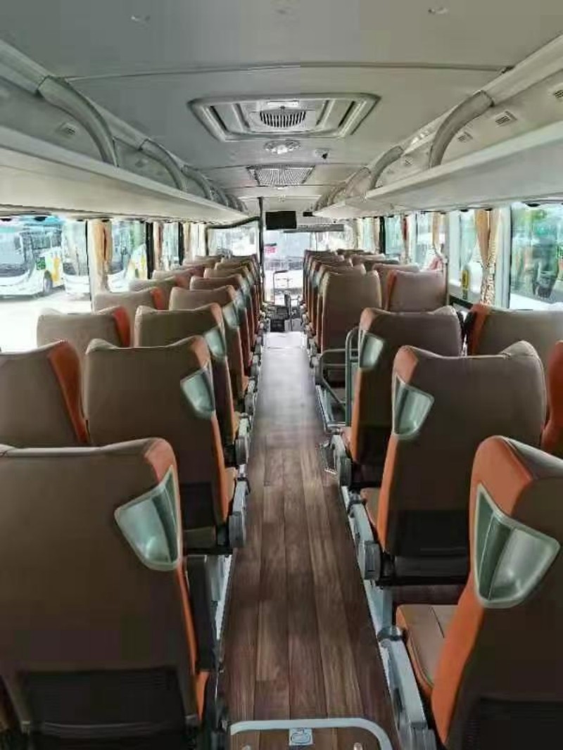 大巴车