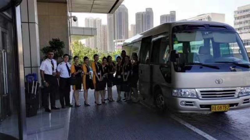中巴车