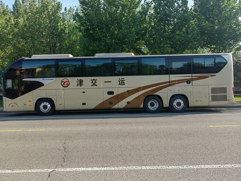 大巴车