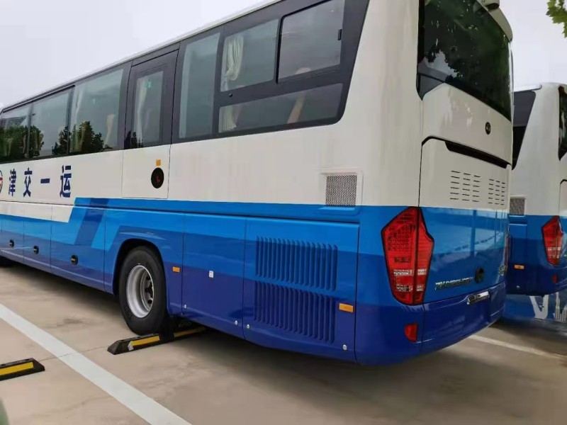 大巴车